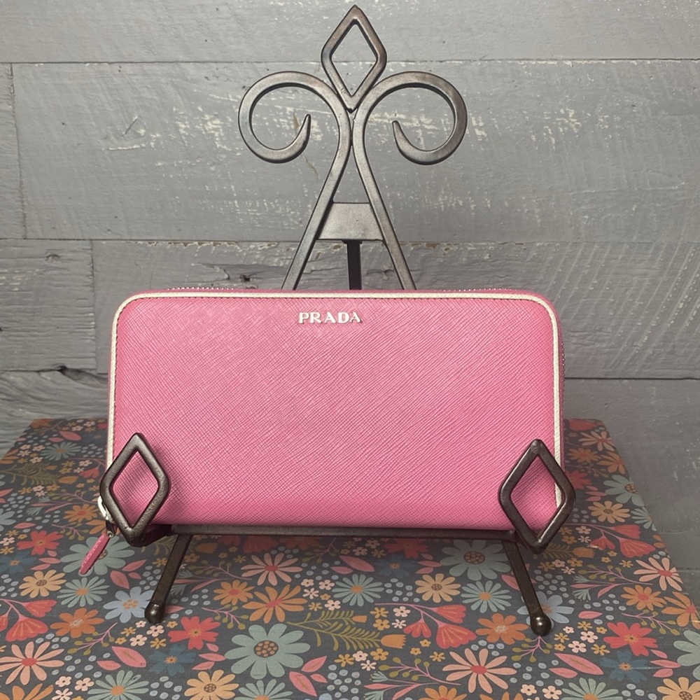 Gorgeous Prada pink saffiano with white trim and silver hardware.